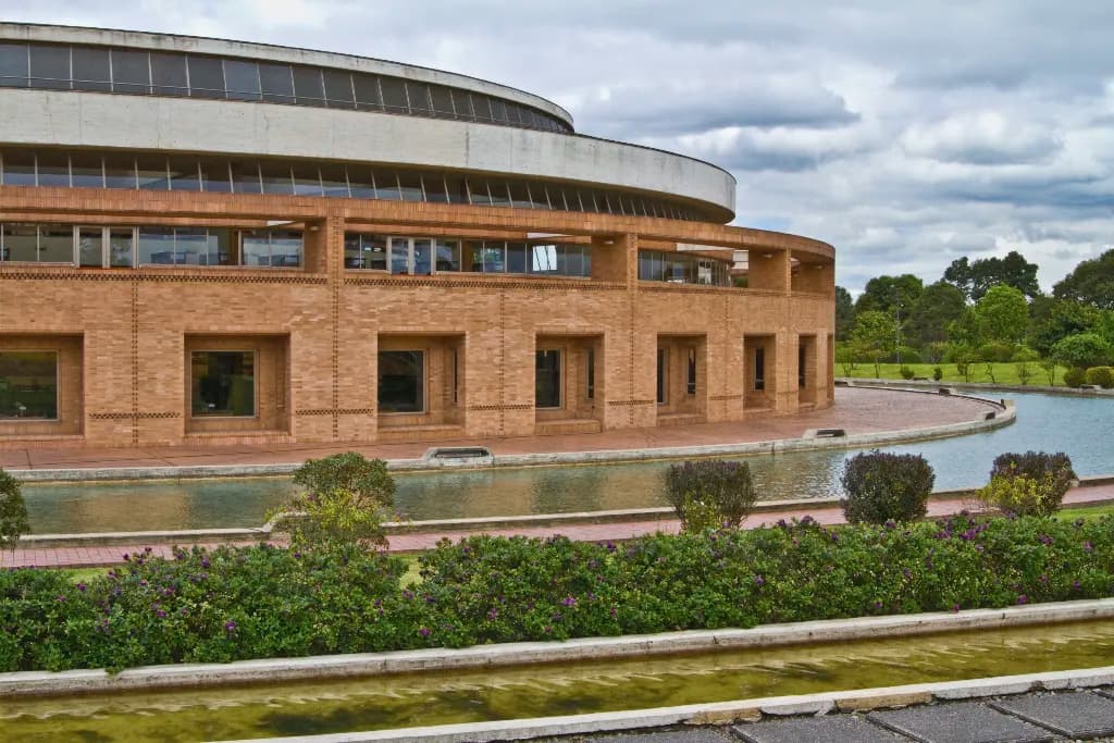Biblioteca Pubblica Virgilio Barco