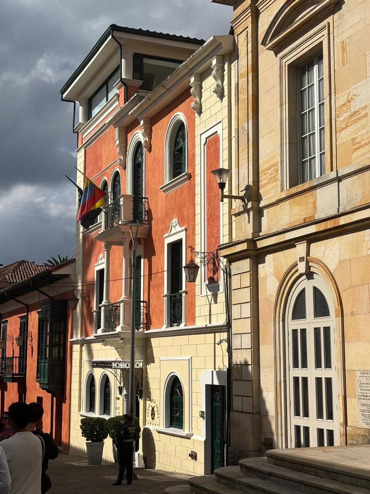 Tour Autoguidati a Bogotà: 3 Percorsi per Esplorare la Capitale Colombiana