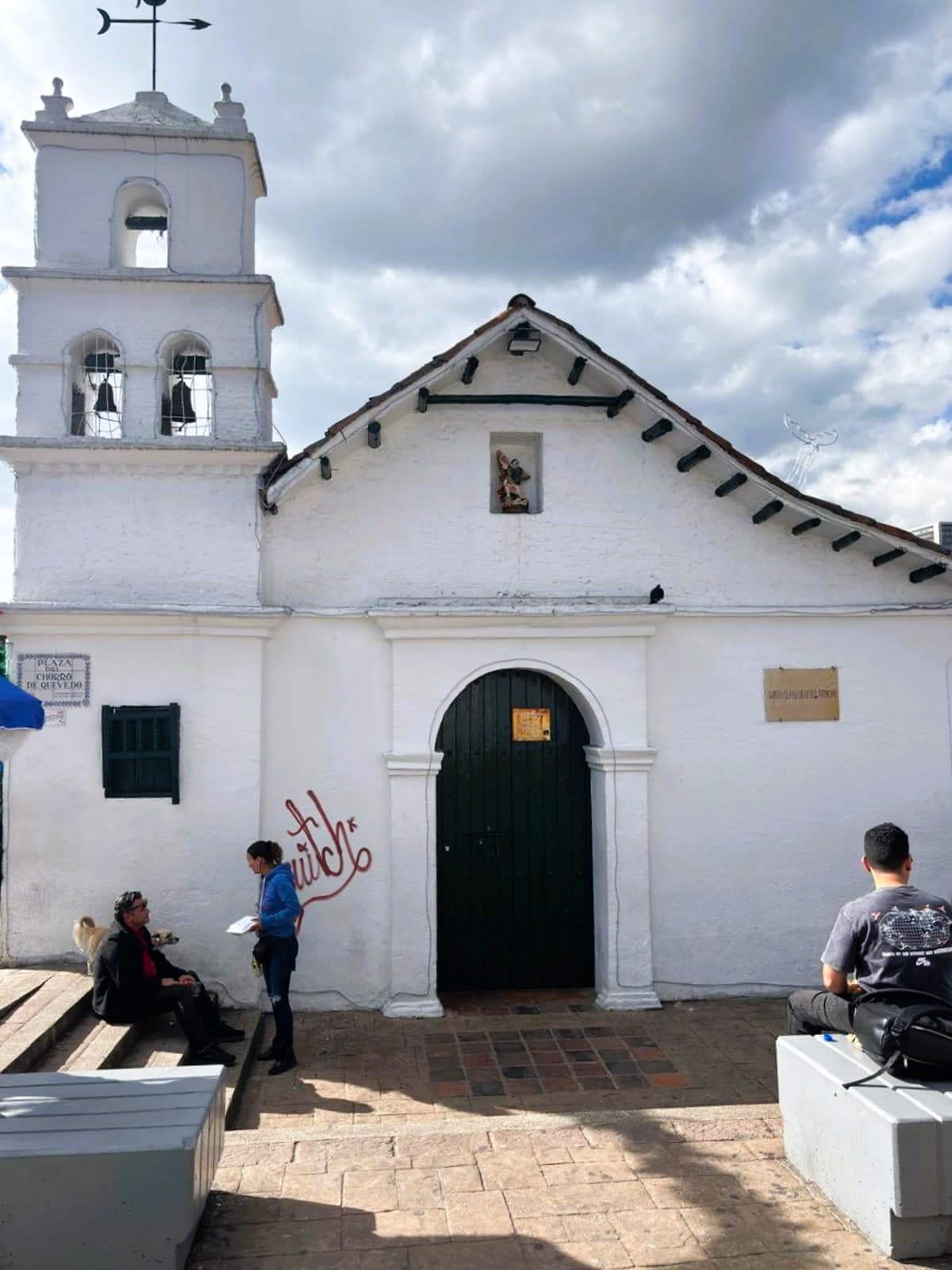 Ermita de San Miguel e Plaza del Chorro de Quevedo